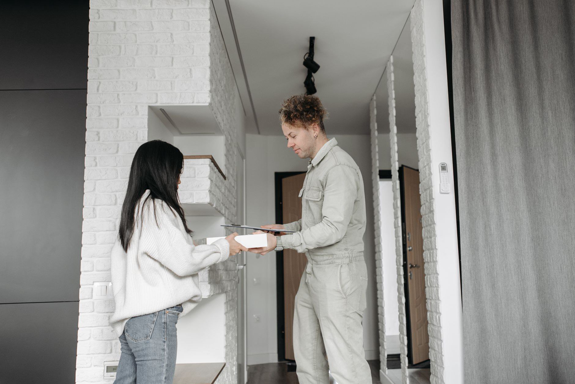 Đồng Phục Nam Nữ Công Sở Cho Nhân Viên Tư Vấn Tuyển Sinh